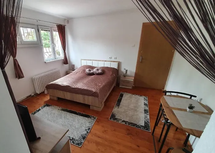 New Apartment Old Town With Free Parking